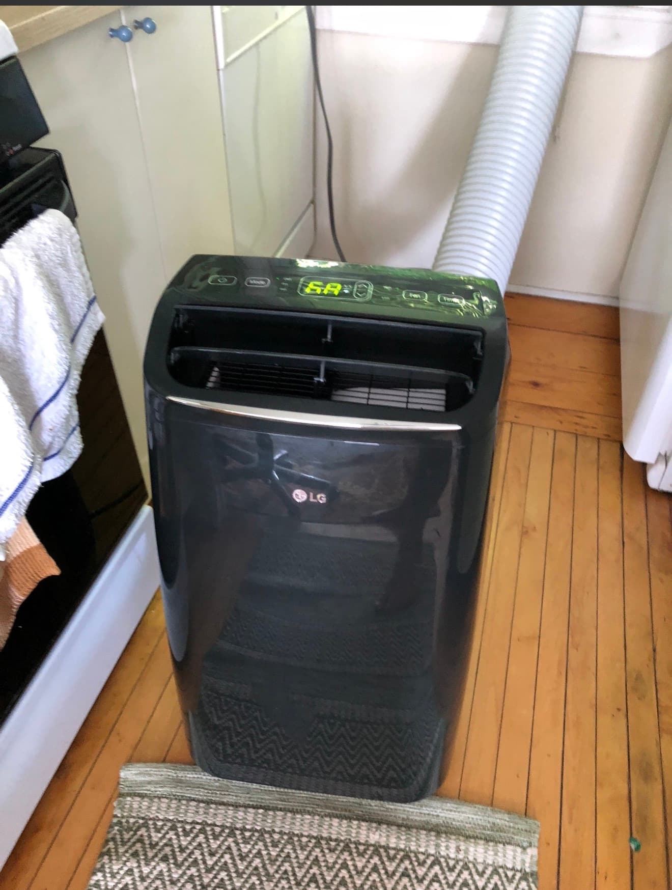 LG Portable A/C with vent. Evaporation & drain. 4yrs old great shape.